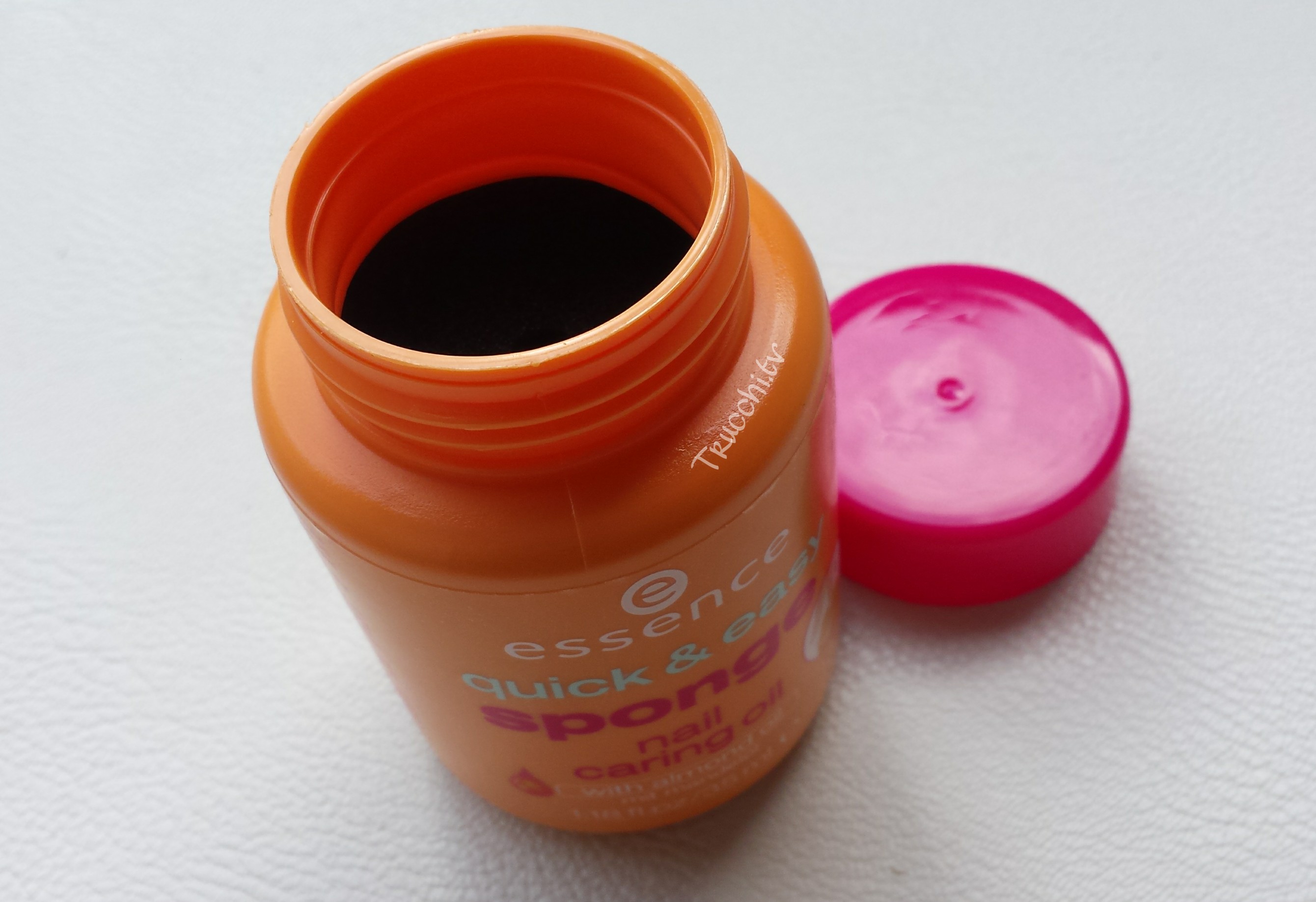 Essence Quick & Easy Sponge Nail Caring Oil Essence Quick & Easy Sponge Nail Caring Oil