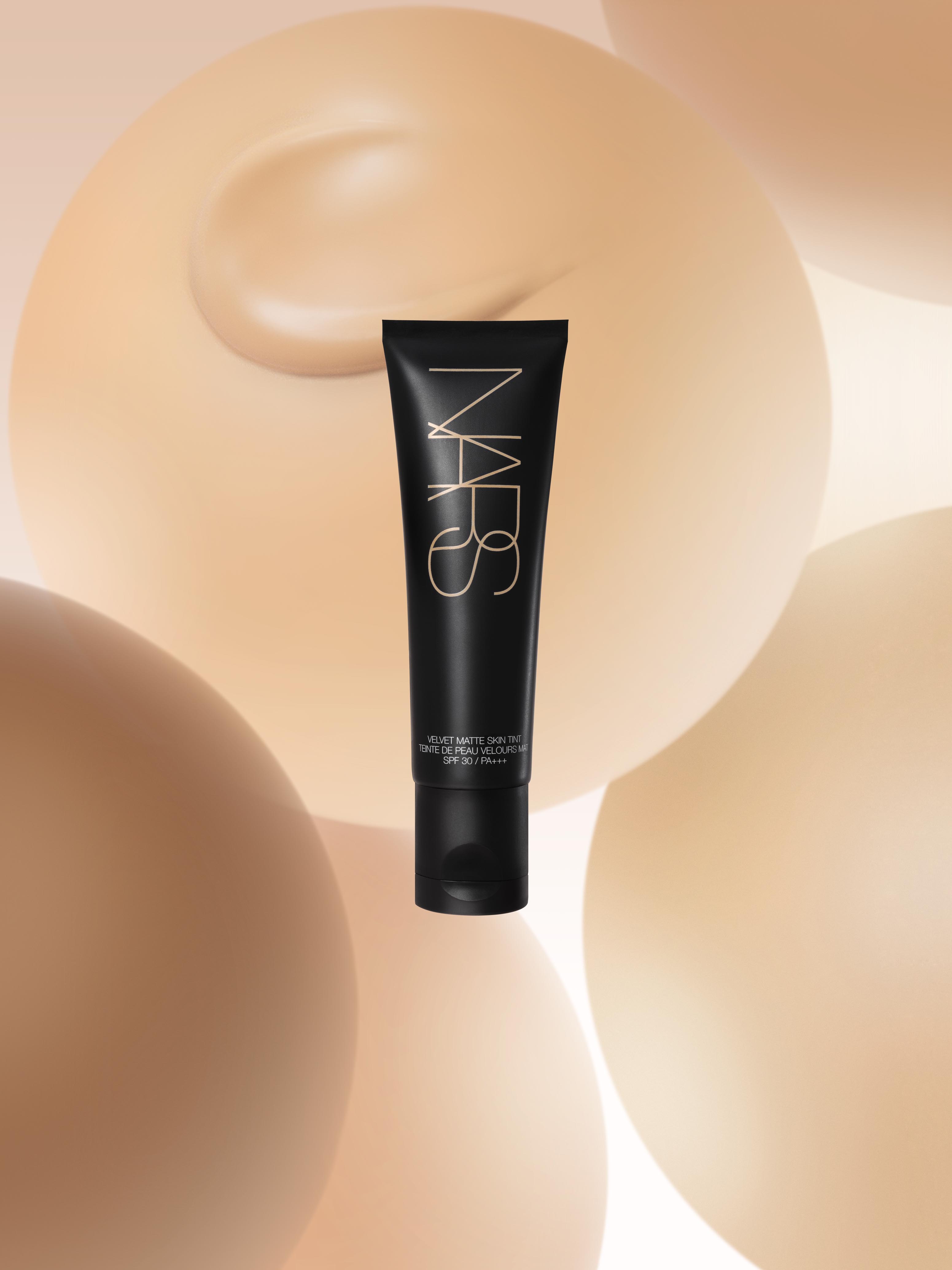 Nars Velvet Matte Skin Tint SPF30 - trucchi.tv