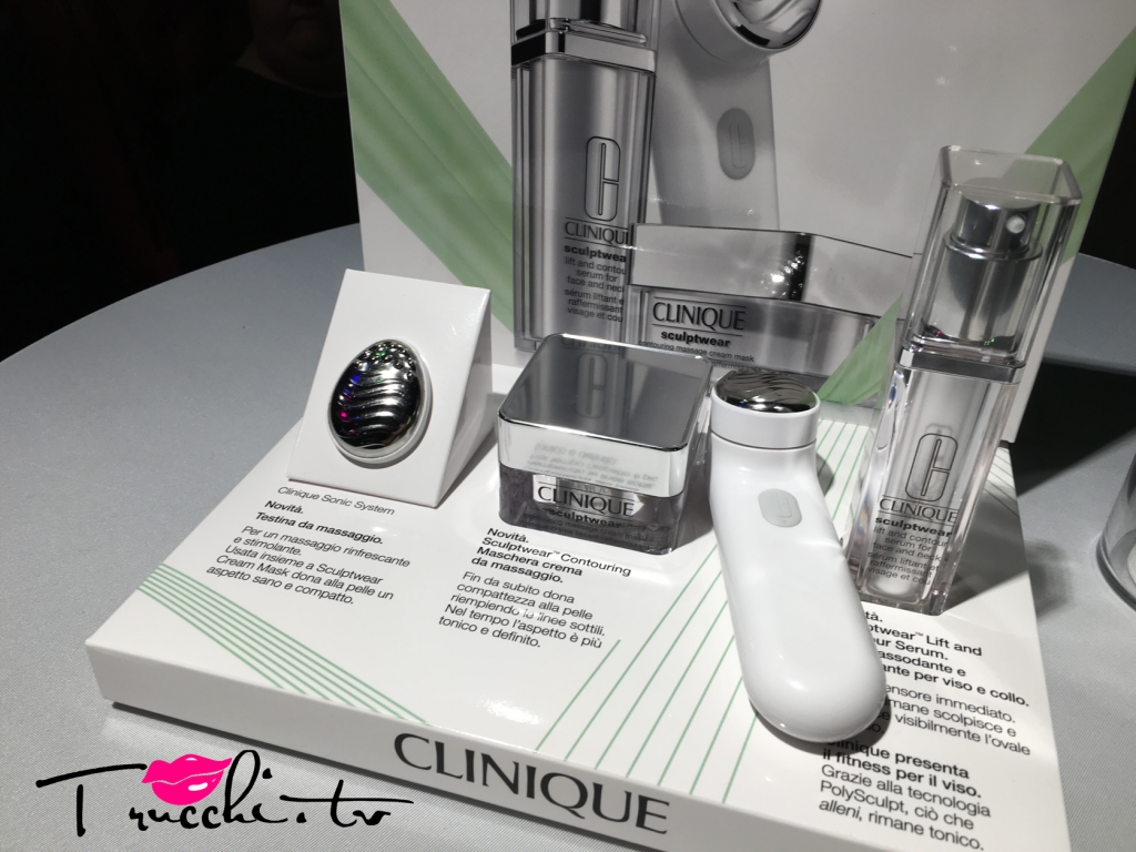 Nuova Linea Trattamento Clinique Sculptwear Fitness per la Pelle
