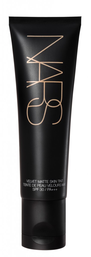 Nuovo Fondotinta Nars Velvet Matte Skin Tint SPF30 - trucchi.tv