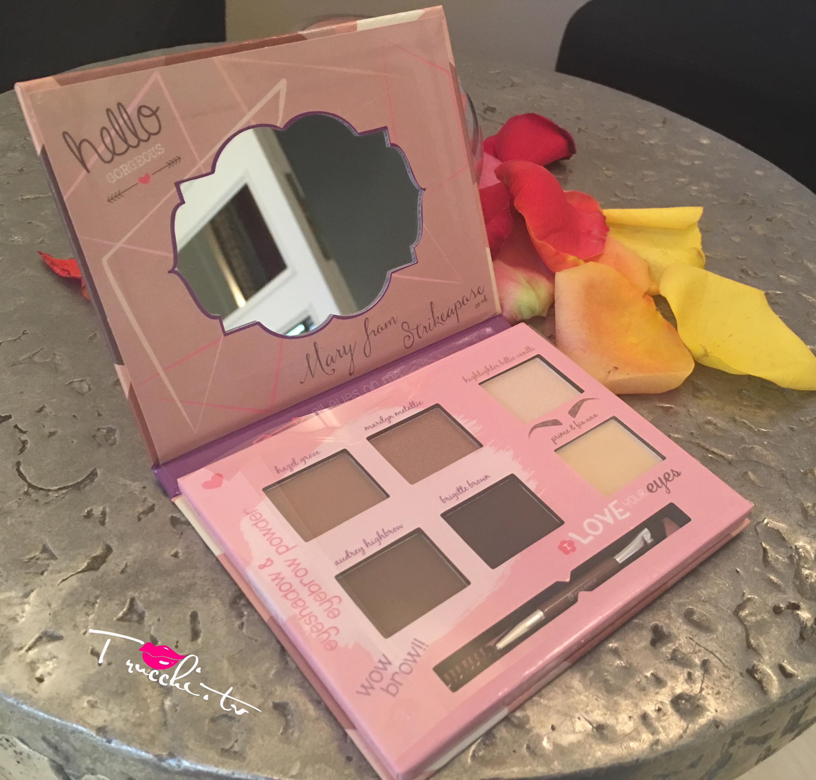 Essence bloggers beauty secrets – shape & shadows eye contouring palette aperta