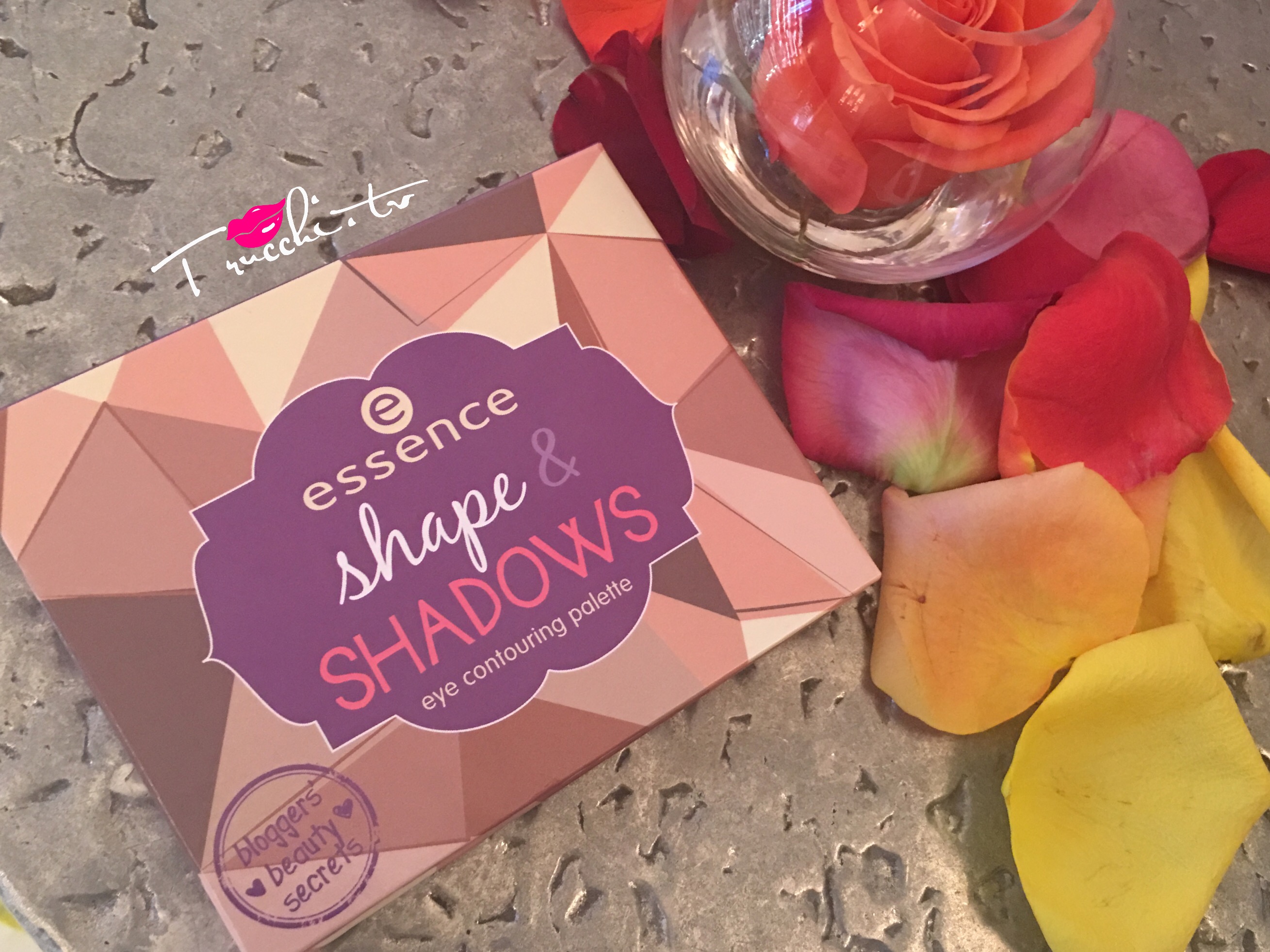 Essence bloggers beauty secrets – shape & shadows eye contouring palette