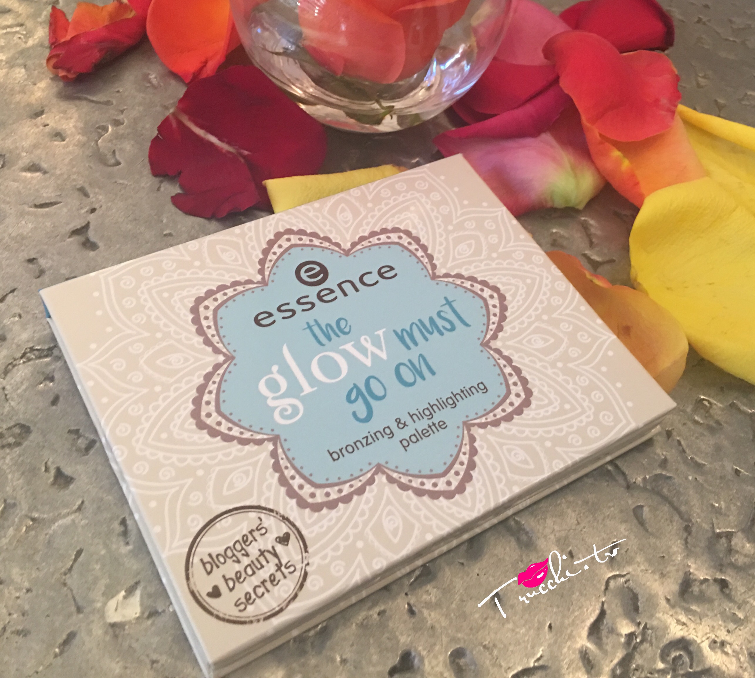 Essence bloggers beauty secrets – the glow must go on bronzing and highlighting palette