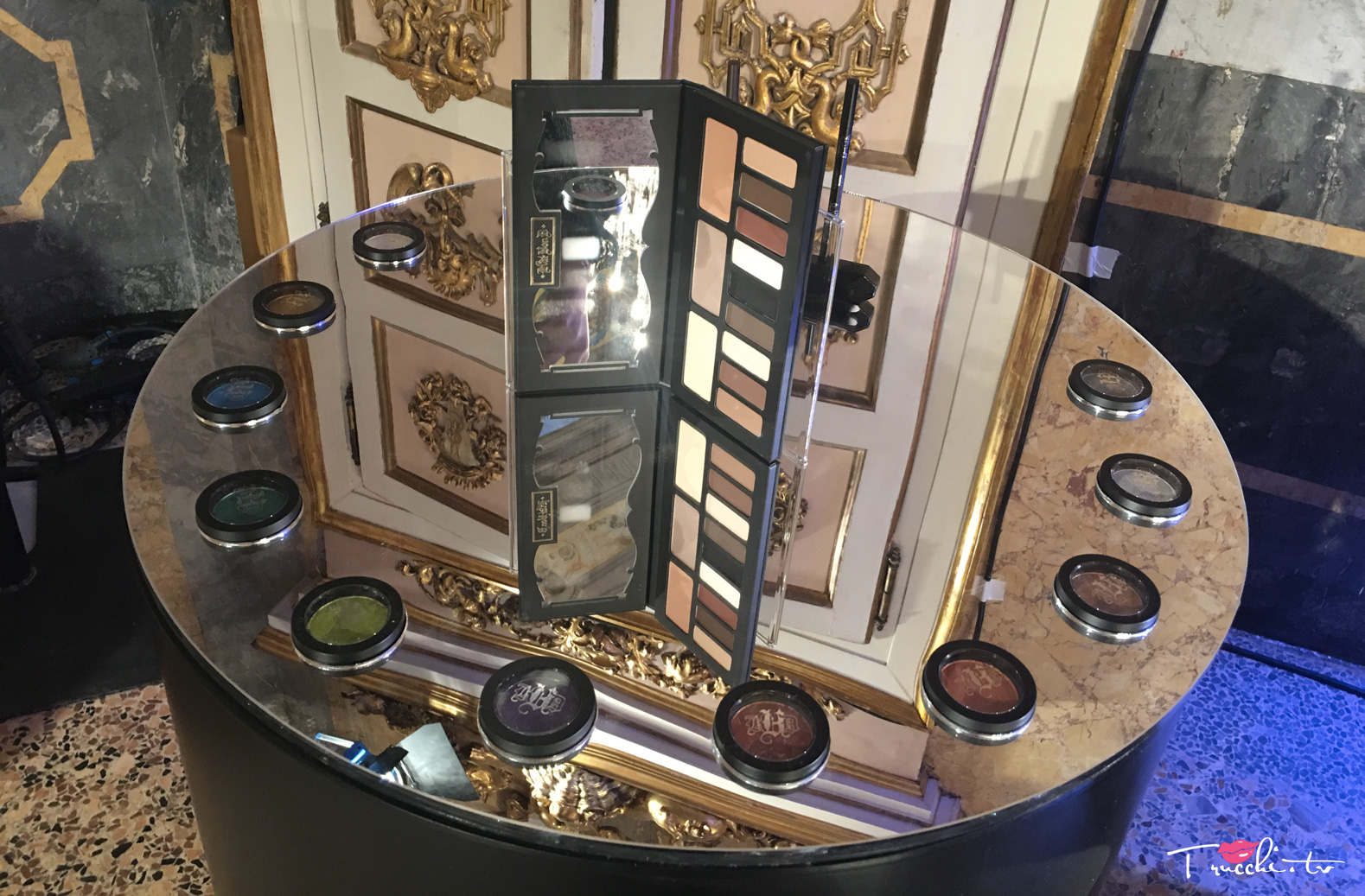 Kat Von D Beauty Palette e Metal Crush Eyeshadow Kat Von D Beauty Palette e Metal Crush Eyeshadow