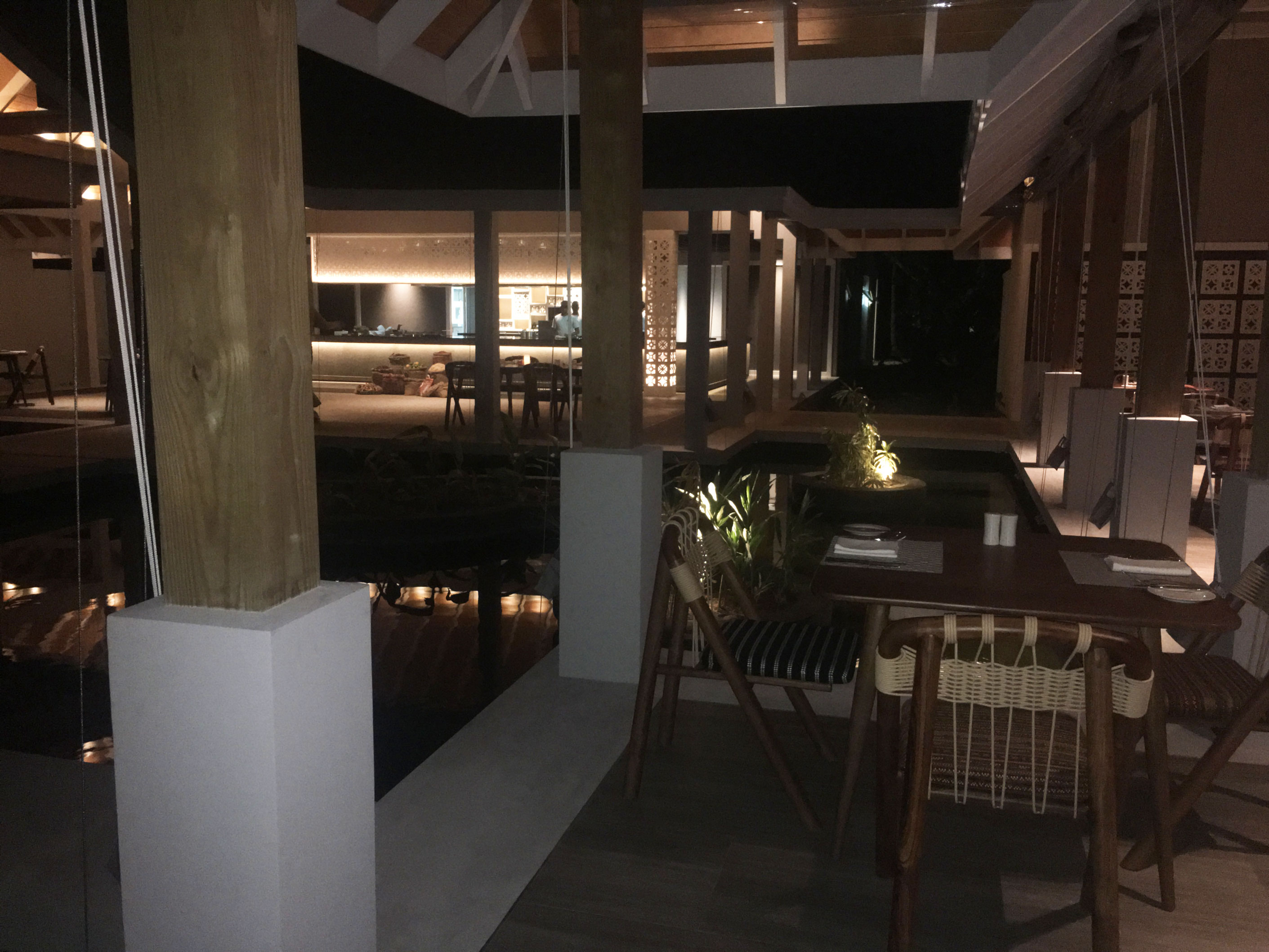 Maldive Dhigali Resort - Ristorante Battuta Maldive Dhigali Resort - Ristorante Battuta