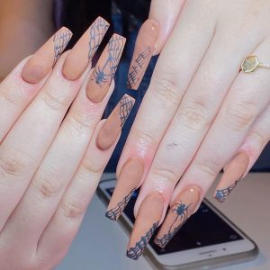 Nail art Halloween, le più belle unghie a tema - ragni Nail art Halloween, le più belle unghie a tema - ragni