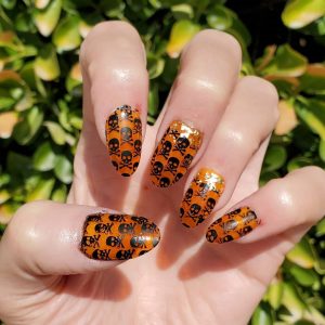 Nail art Halloween, le più belle unghie a tema - teschi Nail art Halloween, le più belle unghie a tema - teschi