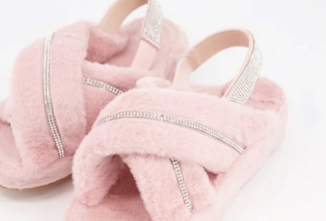 Regali di Natale per le amiche, tante idee per farle felici – pantofole
