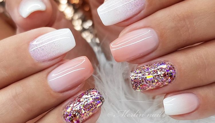 Unghie glitter, tante idee per mani scintillanti per le Feste – unghie glitter rosa 4