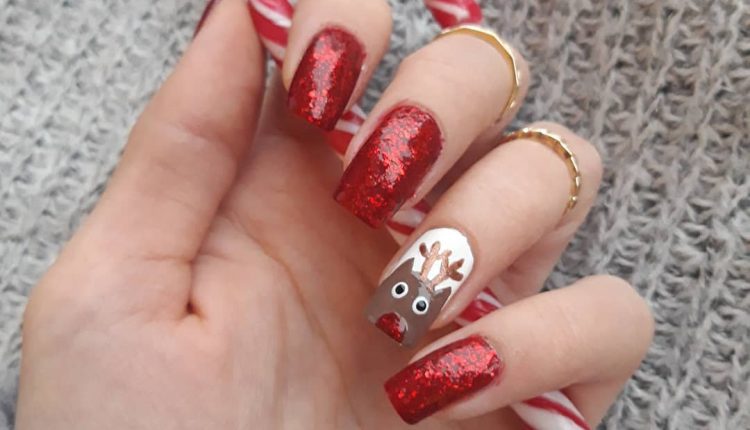 Unghie glitter, tante idee per mani scintillanti per le Feste – unghie glitter rosse_natalizie 8