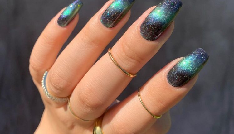 Unghie per Capodanno, tante idee per ispirarsi – galaxy nail10