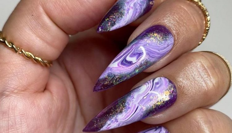 Unghie per Capodanno, tante idee per ispirarsi – galaxy nails 9
