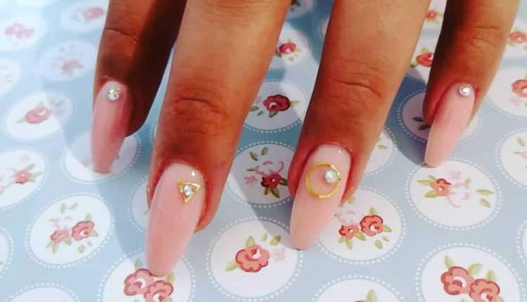 Unghie per Capodanno, tante idee per ispirarsi – glitter e paillettes 2