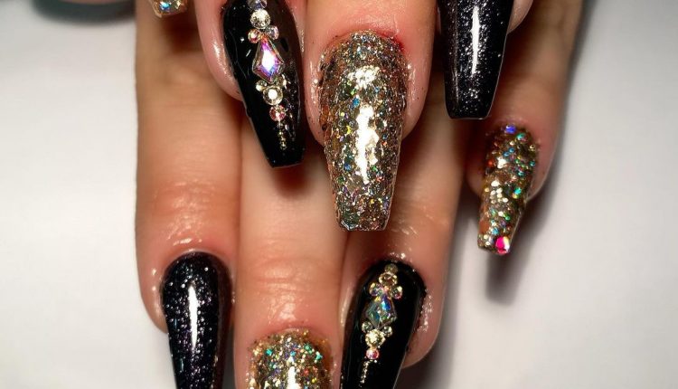 Unghie per Capodanno, tante idee per ispirarsi – unghie glitter17