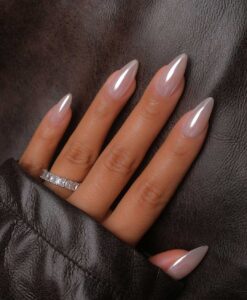 Unghie per Capodanno chiare effetto Glazed Unghie per Capodanno chiare effetto Glazed