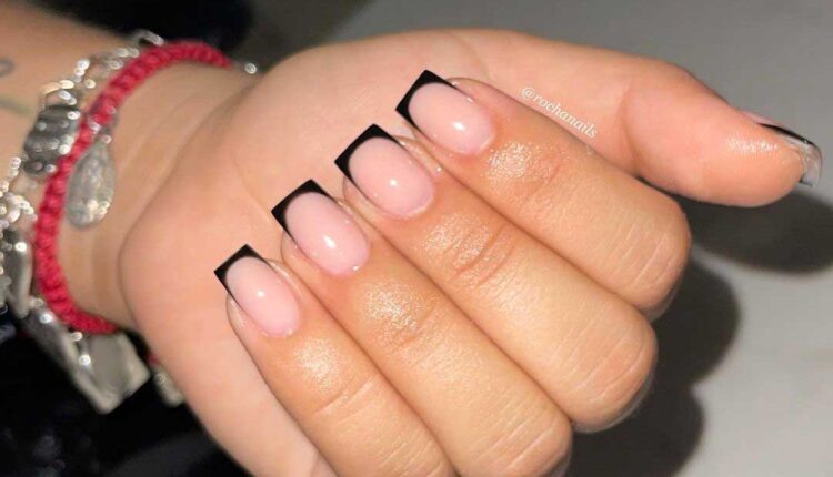 unghie-corte-per-capodanno-french-manicure