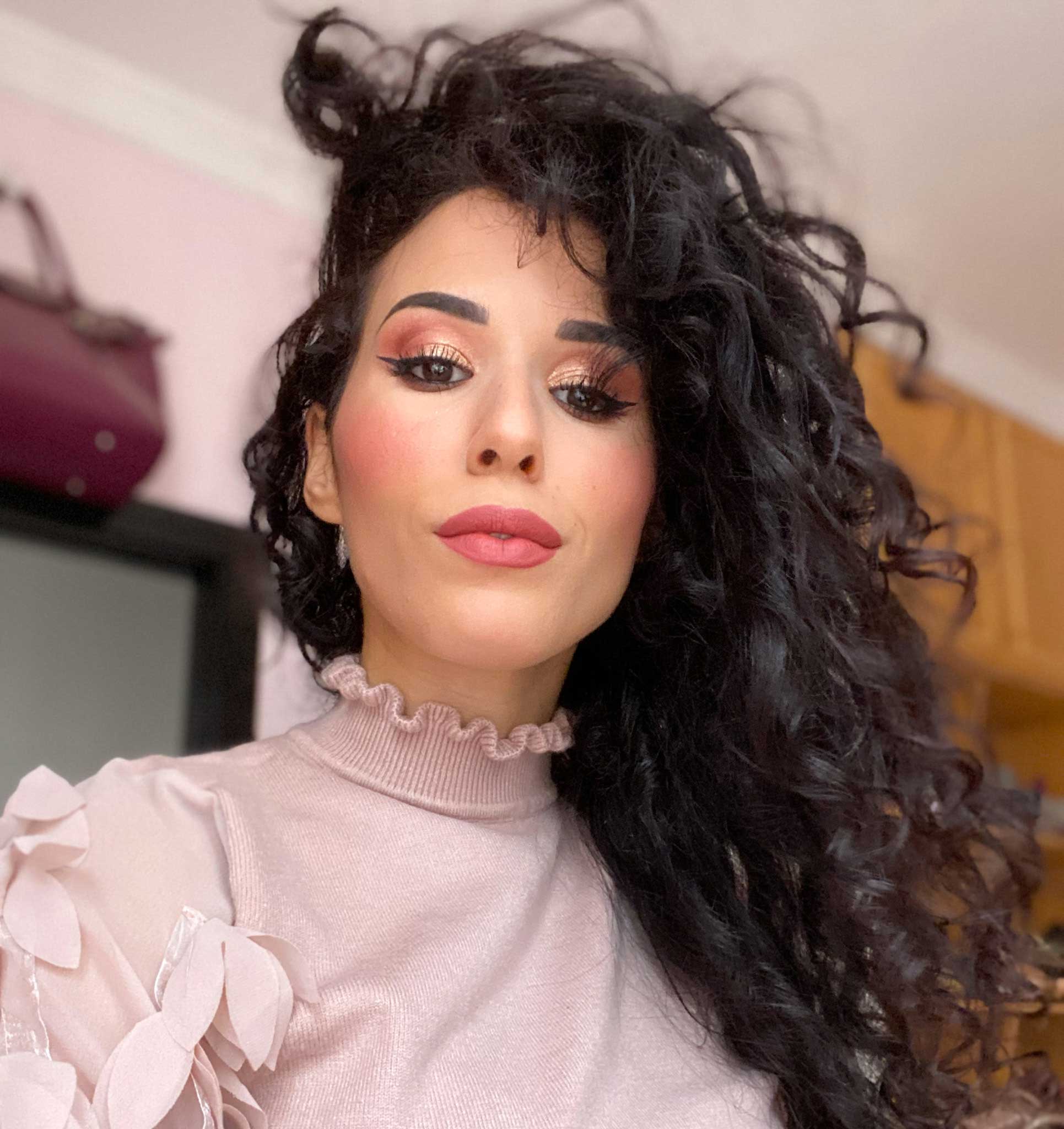 Trucco con palette Huda Beauty Naughty