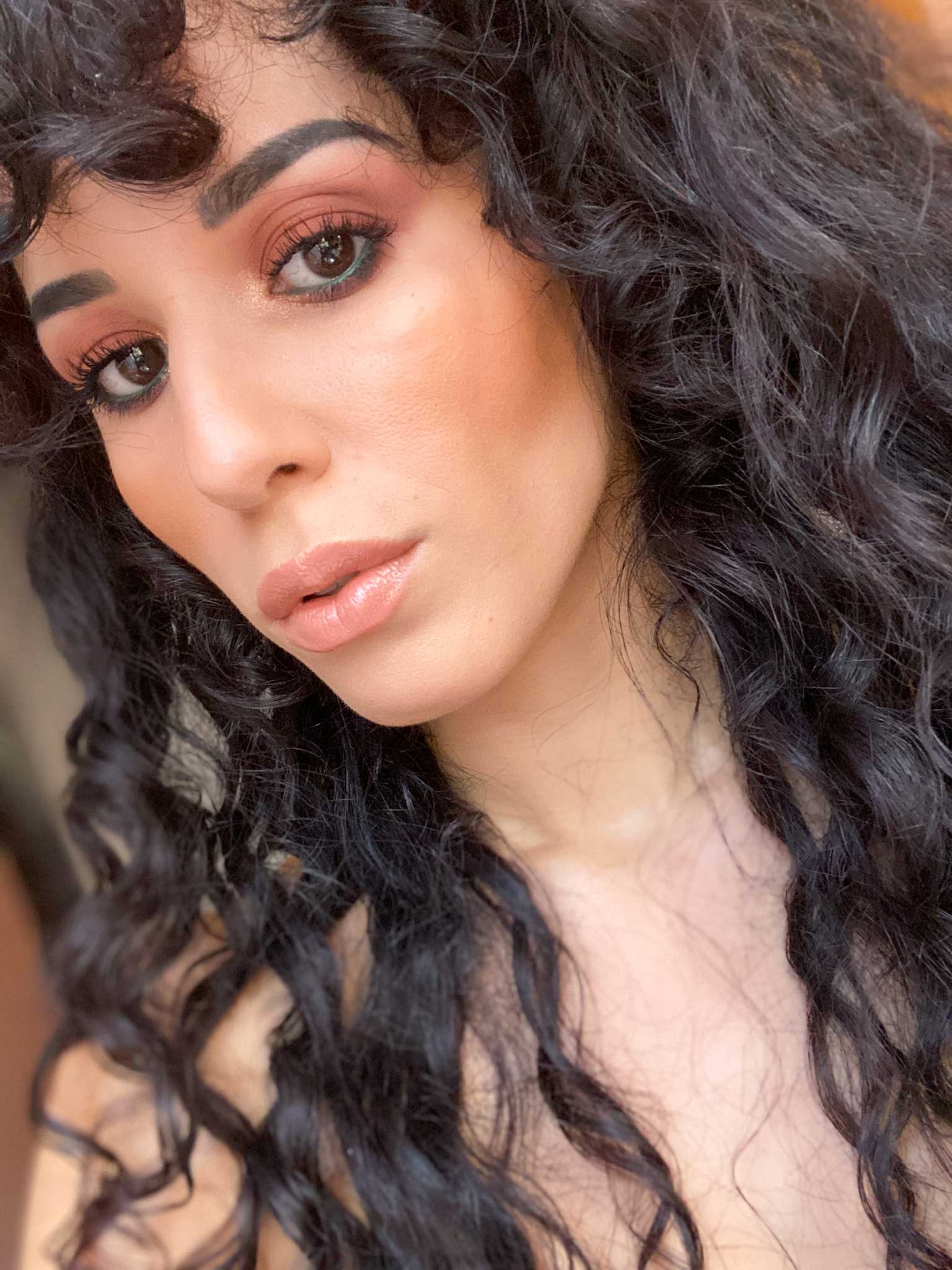 Trucco con palette Huda Beauty Naughty