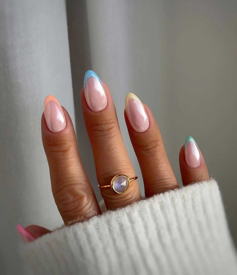Unghie primaverili - french manicure colorata Unghie primaverili - french manicure colorata