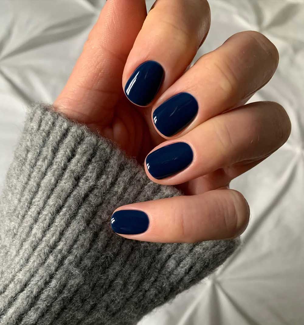 Unghie blu notte corte Unghie blu notte corte