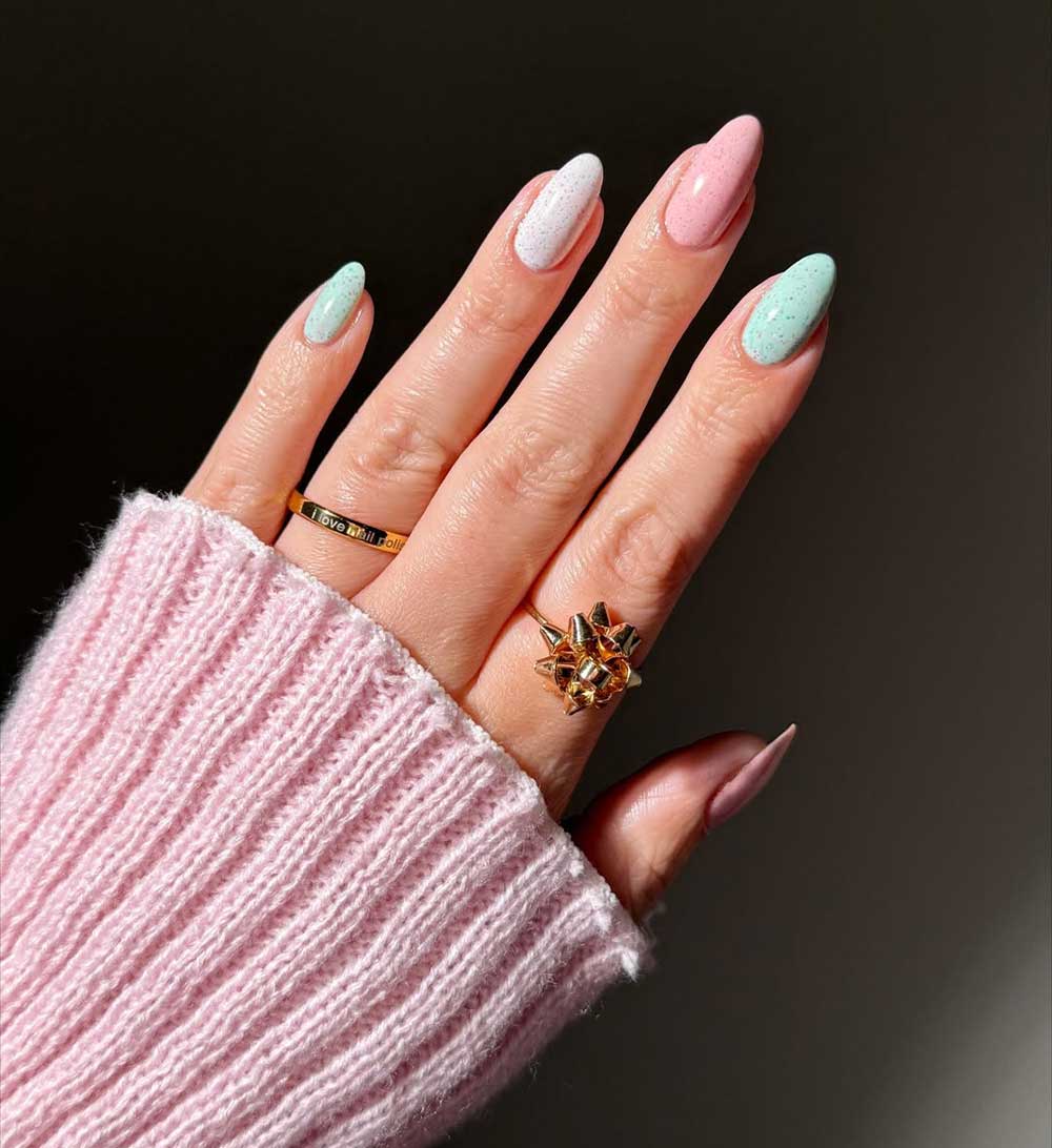 Unghie pastello Mismatched Unghie pastello Mismatched