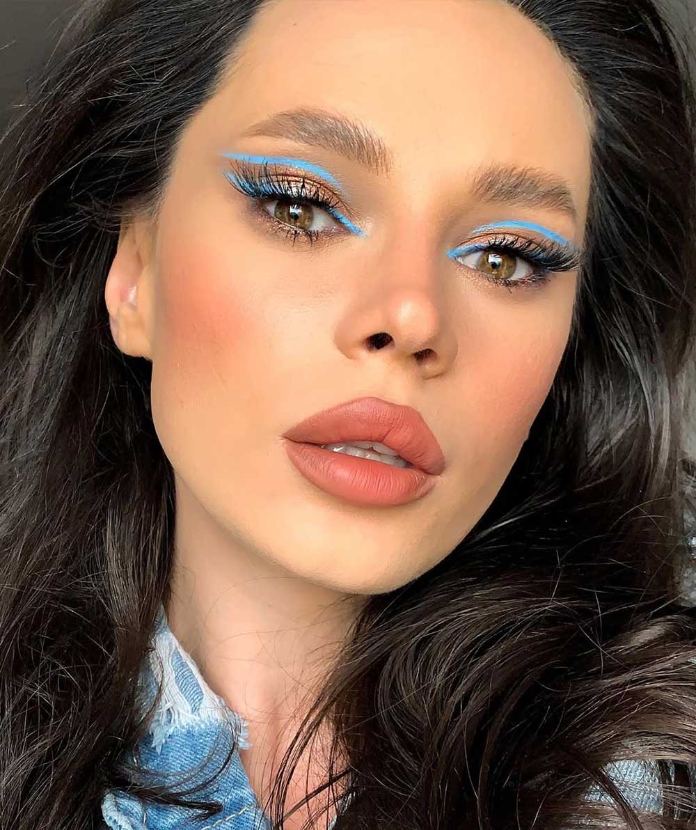 Makeup eyeliner blu Makeup eyeliner blu