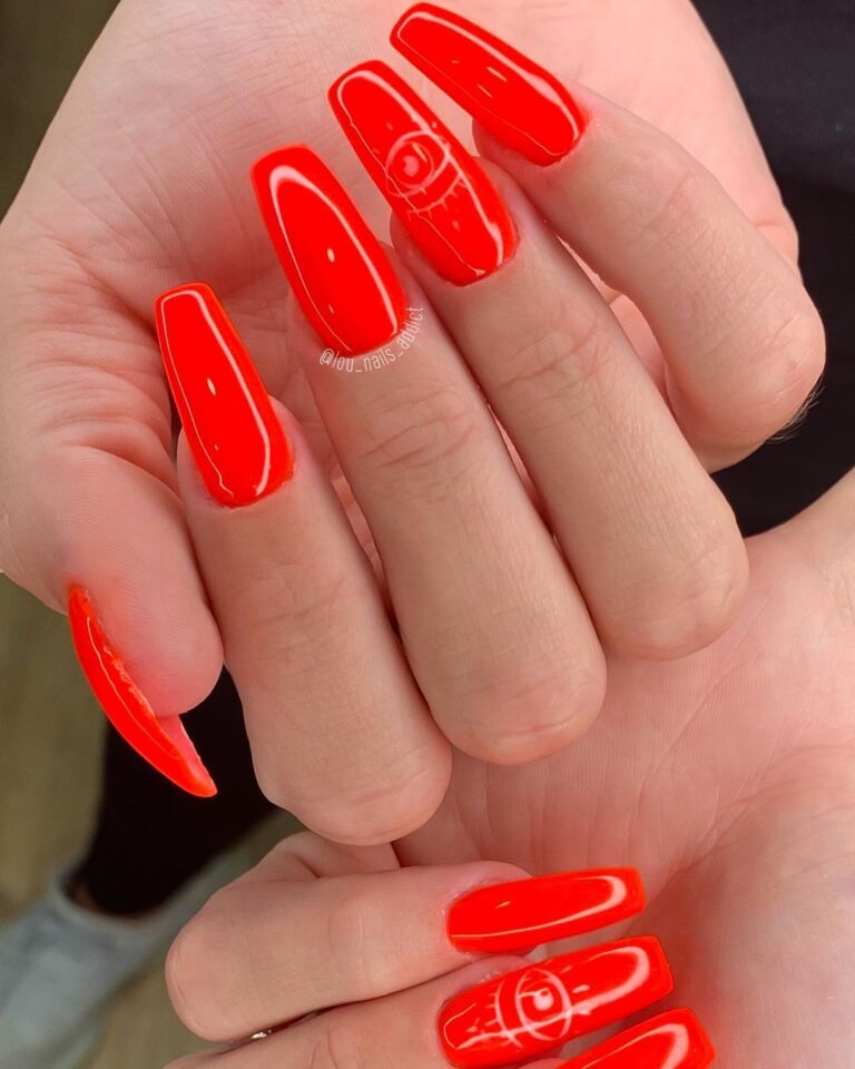 Unghie fluo, idee e colori per l'estate 2023 Trucchi.tv