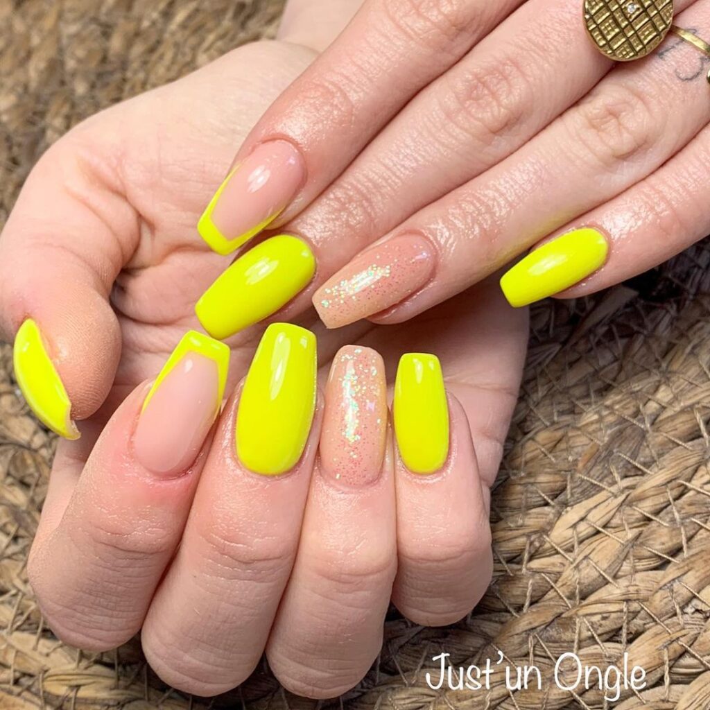 Unghie fluo, idee e colori per l'estate 2023 Trucchi.tv