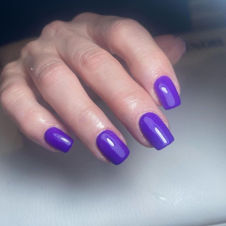 UNGHIE VIOLA | Tonalità e idee per ogni stagione 💜 Trucchi.tv