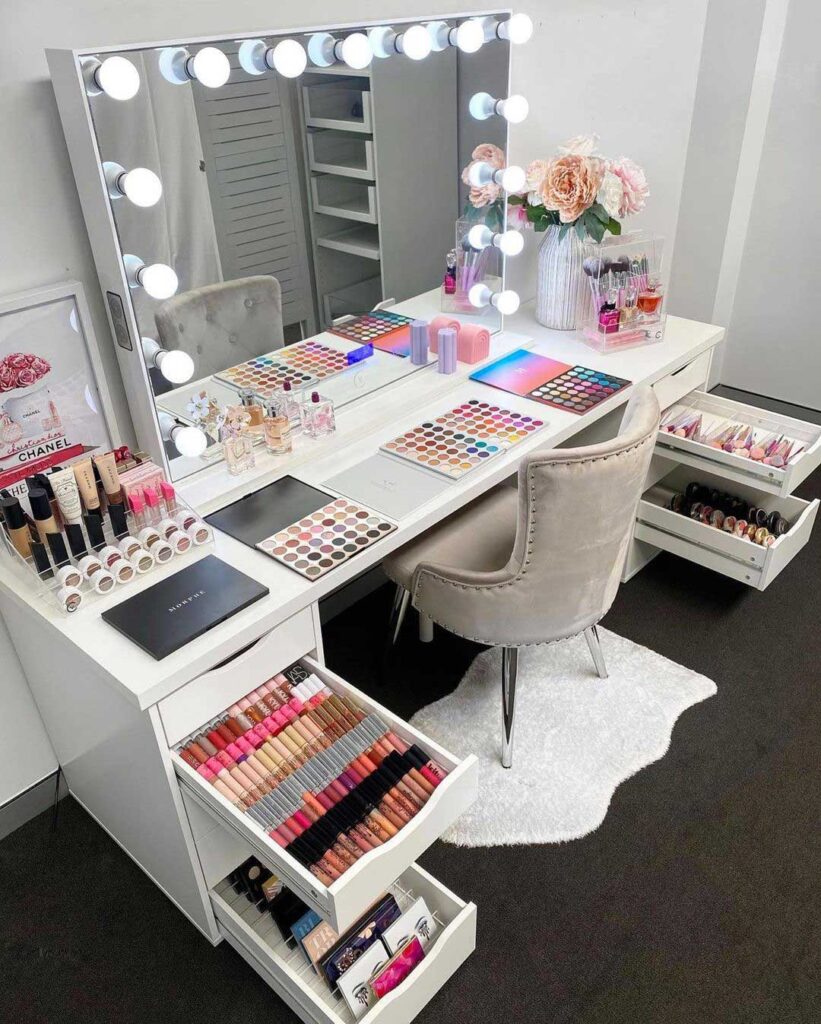 Postazione Scrivania Con Specchio Per Trucco Ikea Postazione