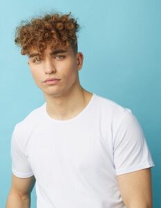 Capelli ricci uomo, i tagli migliori per valorizzarli