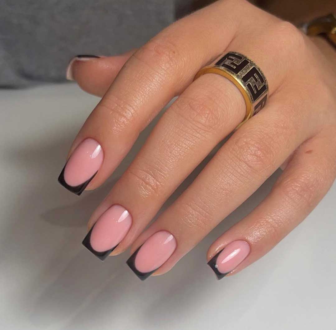 French nero unghie quadrate French nero unghie quadrate