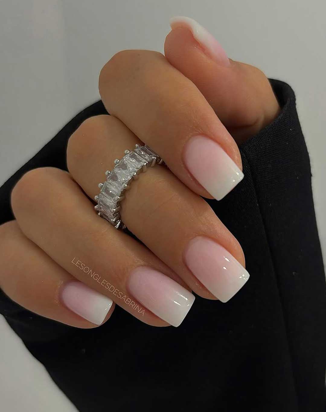 Unghie quadrate gel con babyboomer elegante Unghie quadrate gel con babyboomer elegante