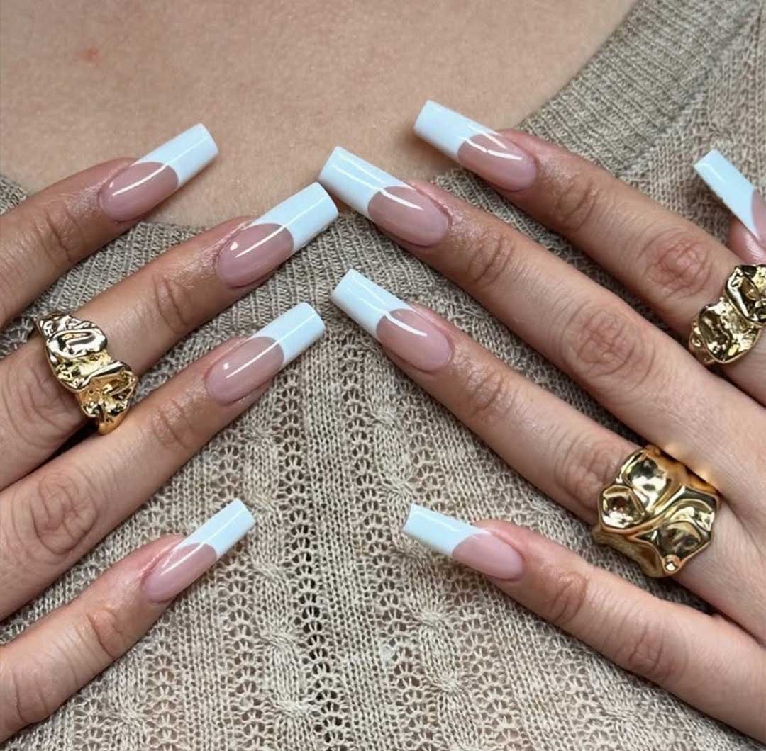 Unghie quadrate lunghe con french Unghie quadrate lunghe con french