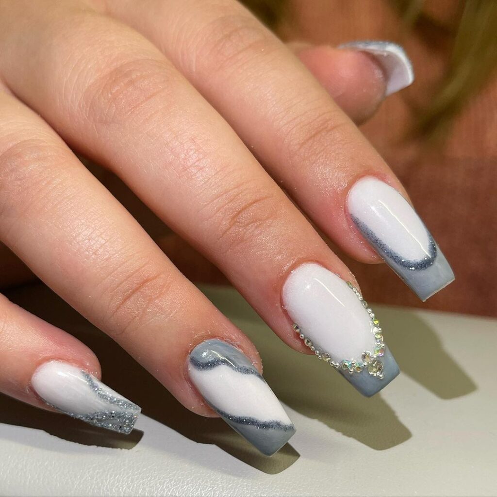 UNGHIE GEL GRIGIE | Le tonalità più cool da provare subito