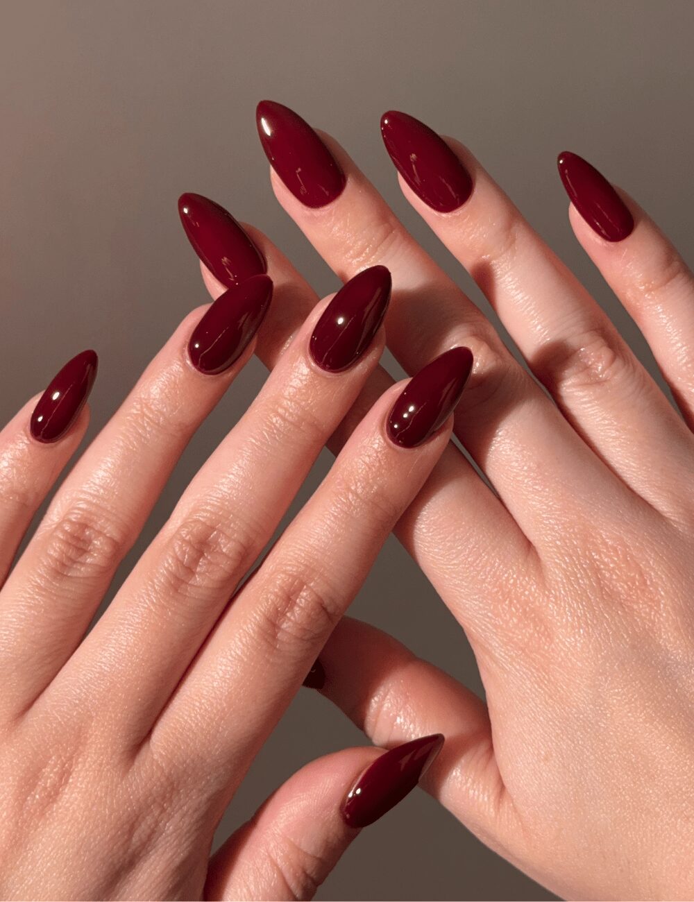 Unghie rosso scuro estive Unghie rosso scuro estive