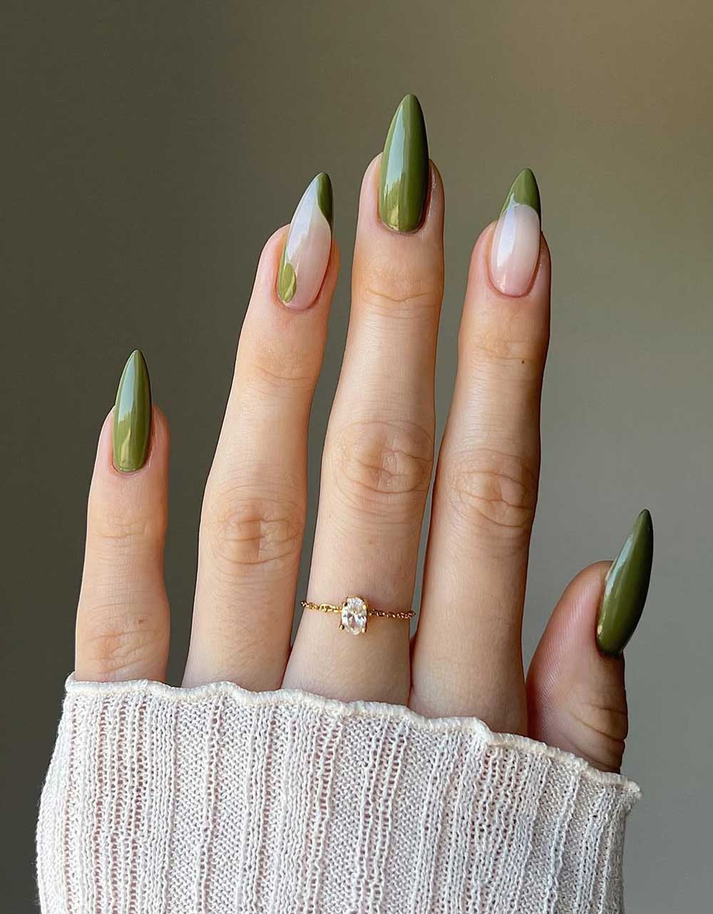 Unghie autunnali verde oliva Unghie autunnali verde oliva