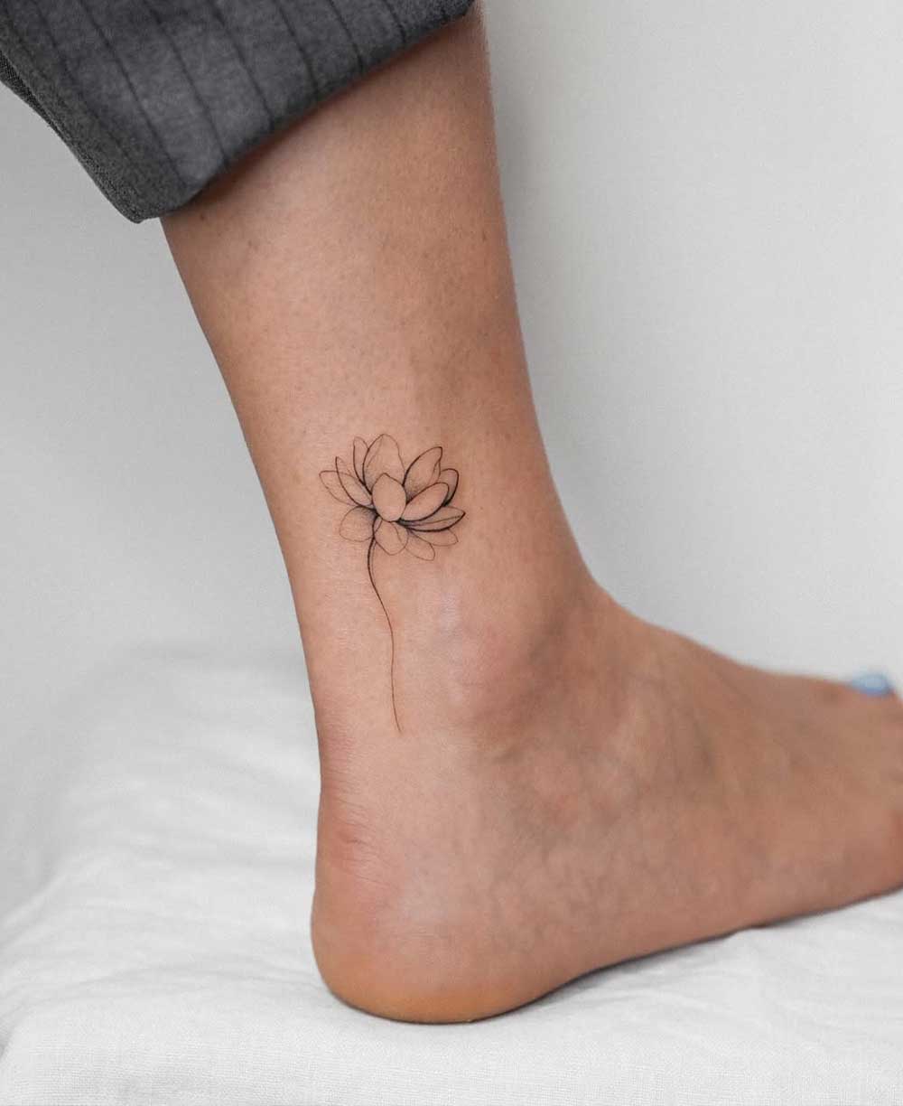 Tatuaggi fiore di loto Tatuaggi fiore di loto