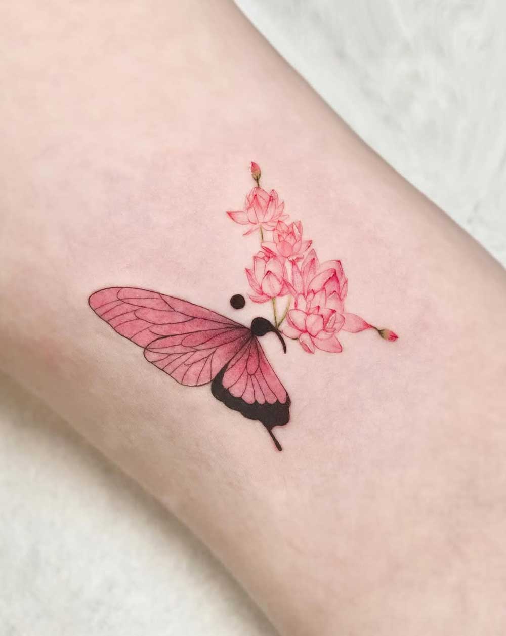 Tatuaggi farfalle e fiori di loto Tatuaggi farfalle e fiori di loto