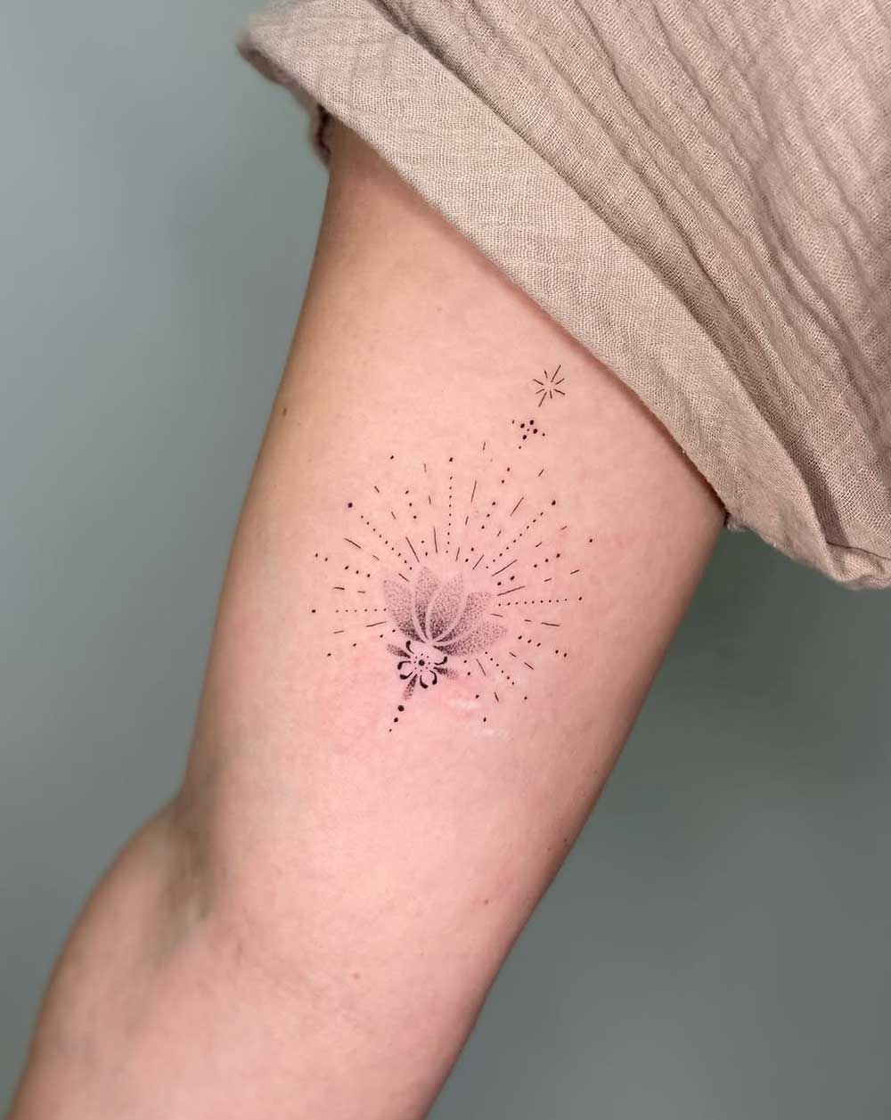 Tatuaggio fiore di loto Tatuaggio fiore di loto