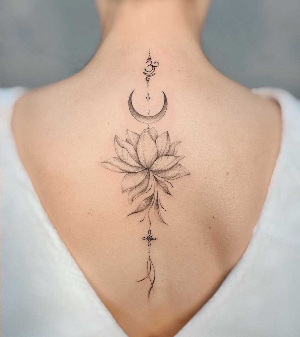 Tatuaggio fiore di loto e luna Tatuaggio fiore di loto e luna