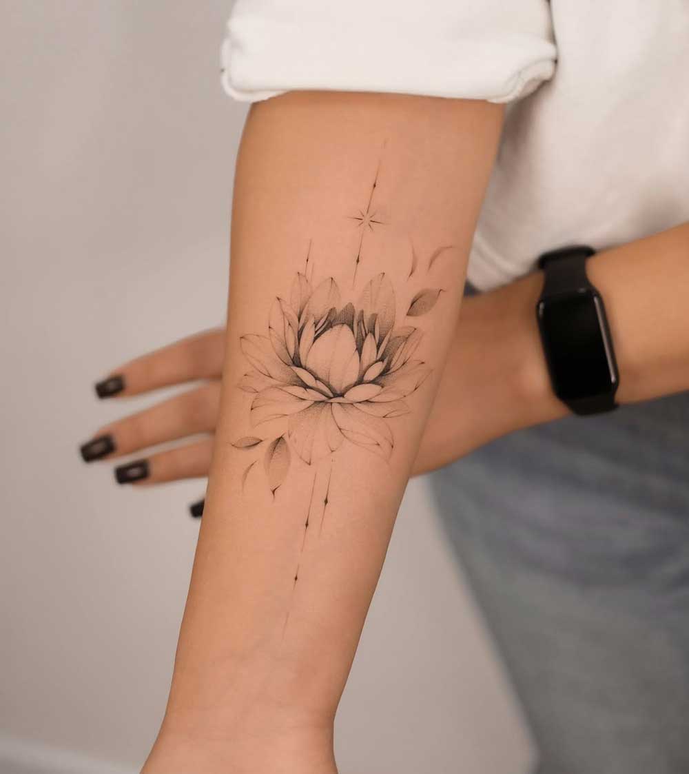 Tatuaggio fiore di loto Tatuaggio fiore di loto