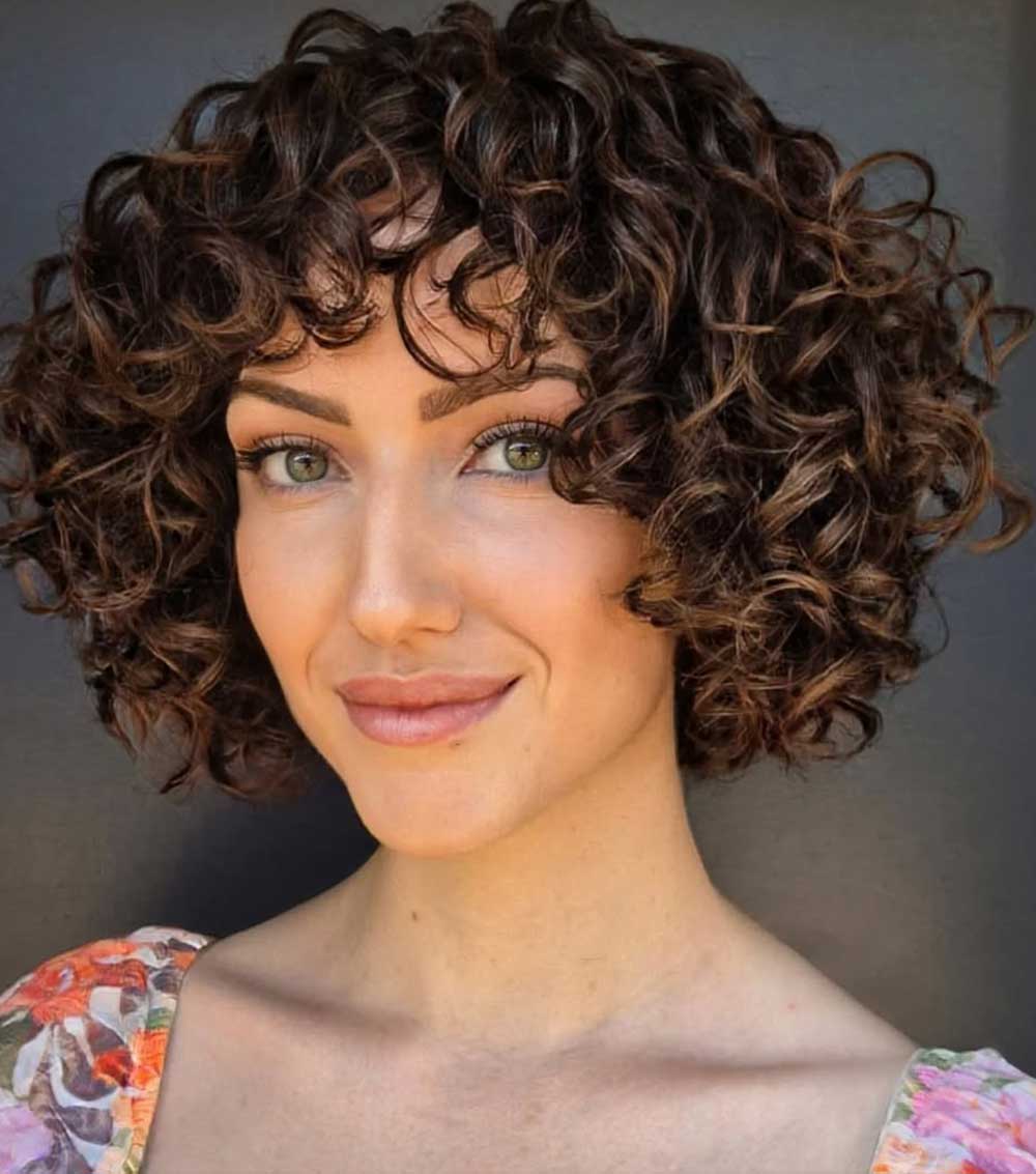 Capelli corti ricci scalati Capelli corti ricci scalati