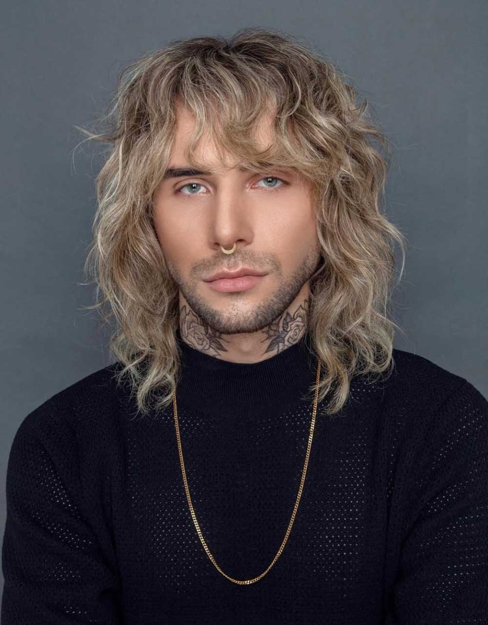 Capelli ricci lunghi uomo - Taglio shag Capelli ricci lunghi uomo - Taglio shag