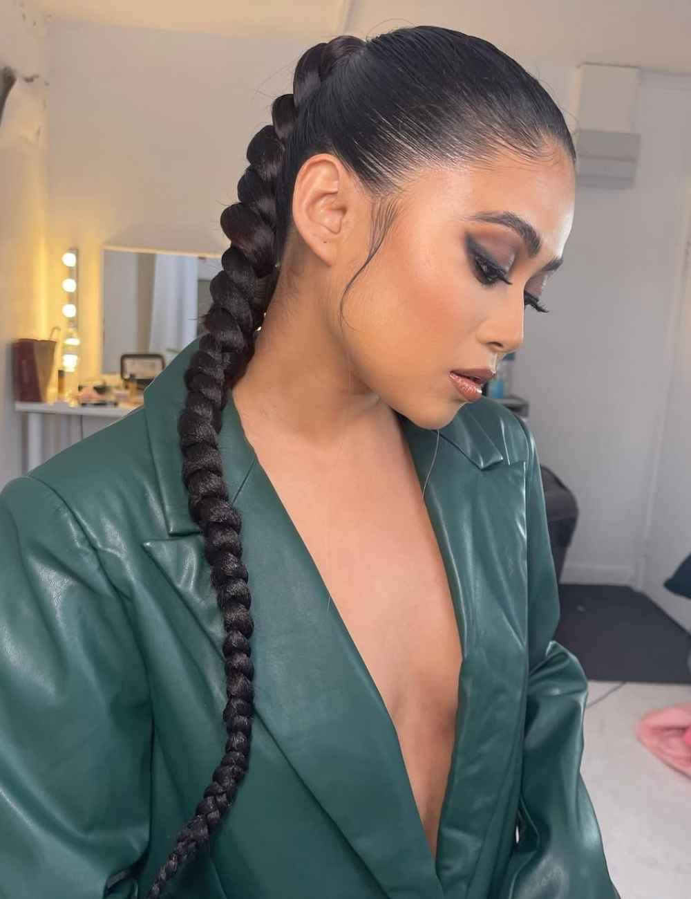 Coda con treccia Coda con treccia