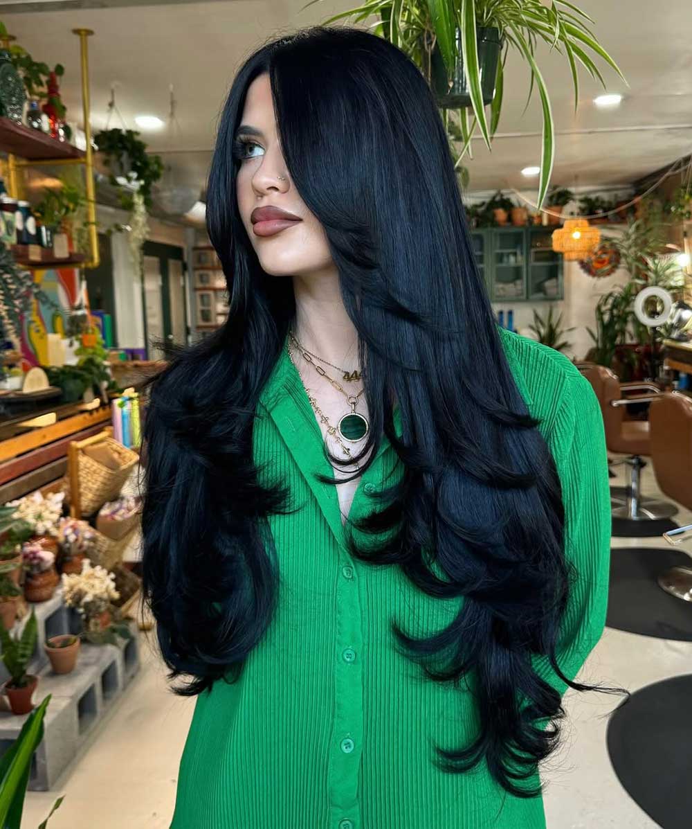 Capelli lunghi scalati davanti Capelli lunghi scalati davanti